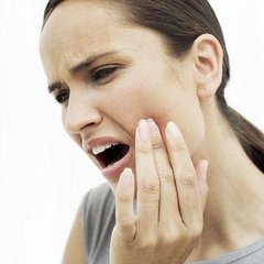 口腔溃疡的原因有哪些 口腔溃疡的治疗偏方